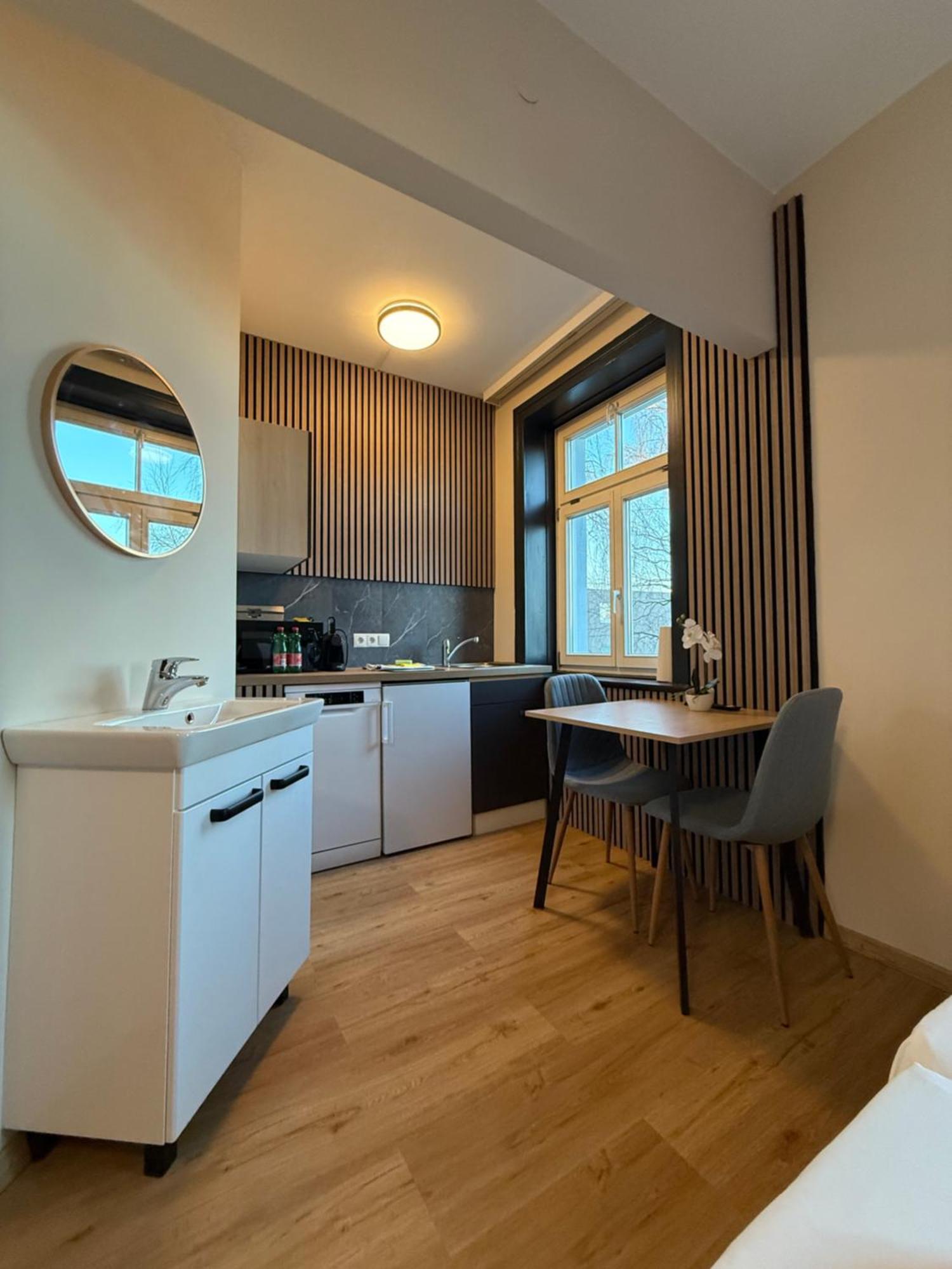 Crown Living Villa Blumenau Studios, Smarttv, Parkplatz Lustenau Exterior foto