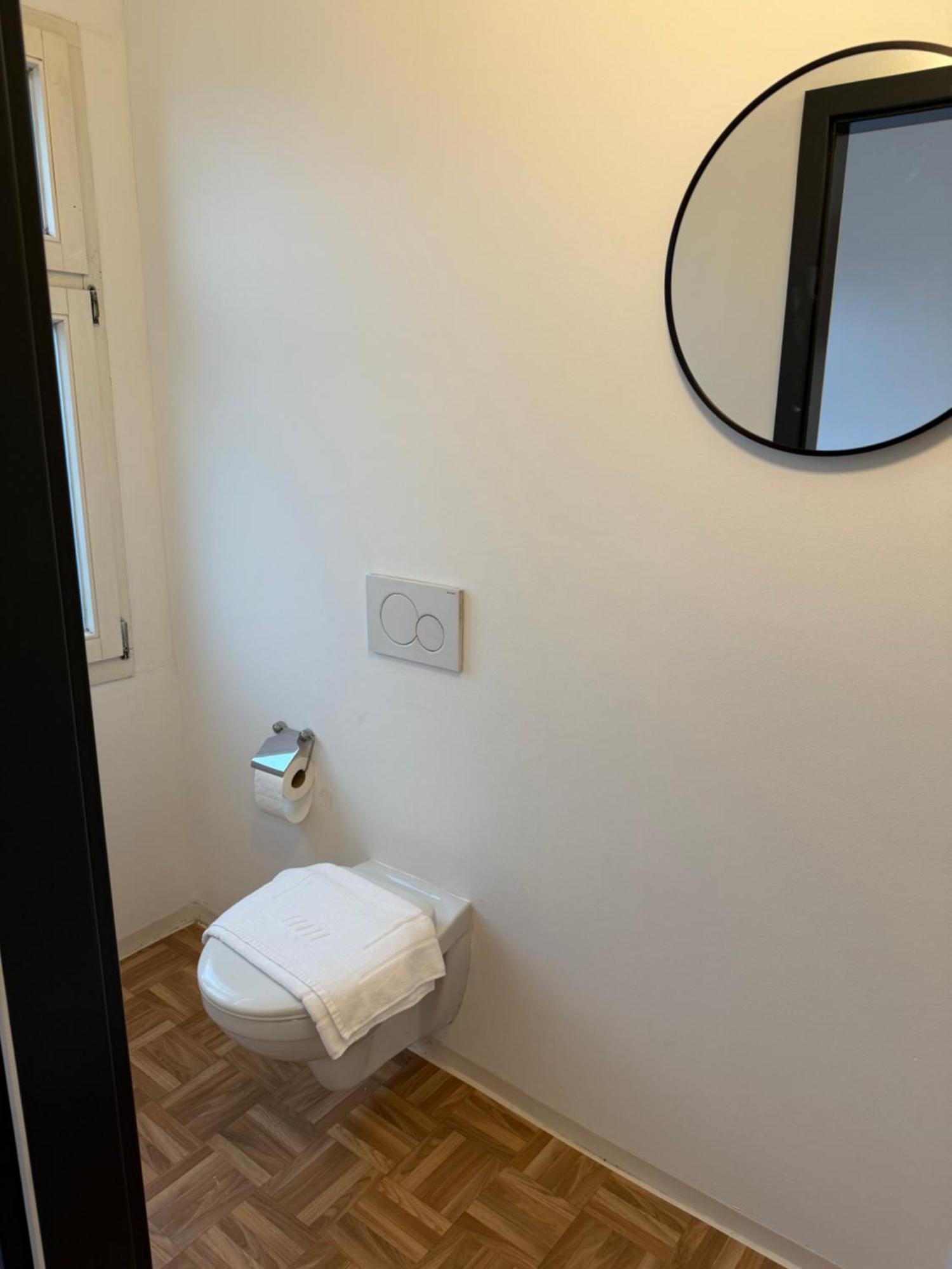 Crown Living Villa Blumenau Studios, Smarttv, Parkplatz Lustenau Exterior foto