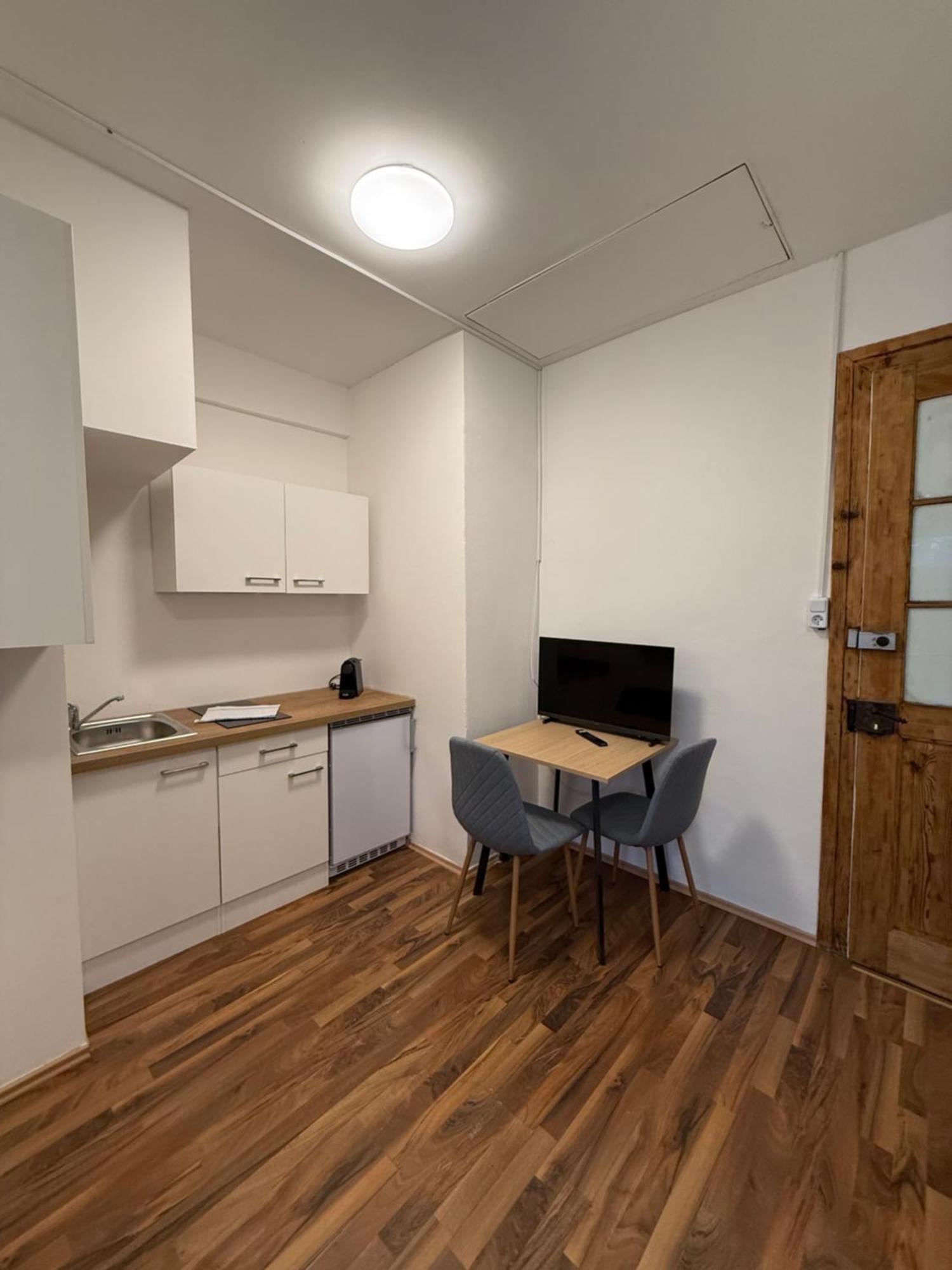 Crown Living Villa Blumenau Studios, Smarttv, Parkplatz Lustenau Exterior foto