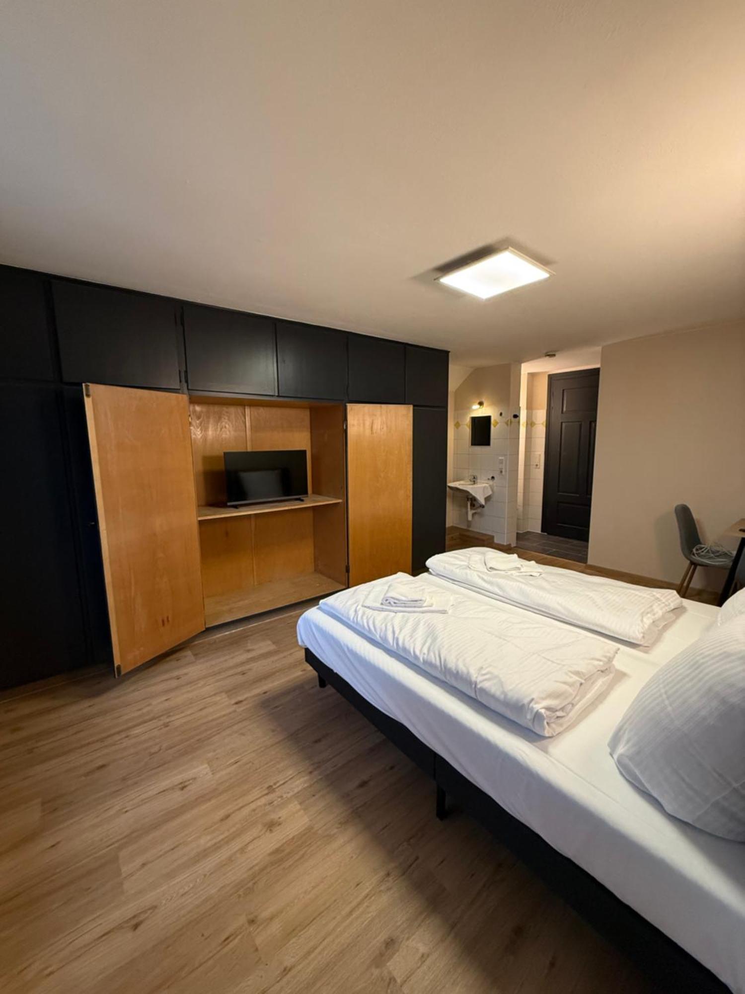 Crown Living Villa Blumenau Studios, Smarttv, Parkplatz Lustenau Exterior foto